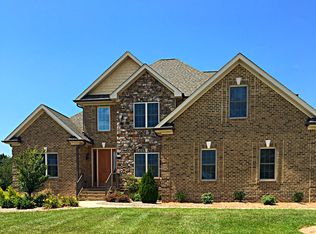 5412 Red Fox Dr, Oak Ridge, NC 27310