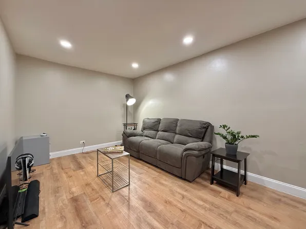 9021 Avenue L image 5 of 12