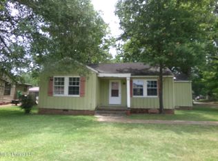 500 Chestnut St, Marks, MS 38646