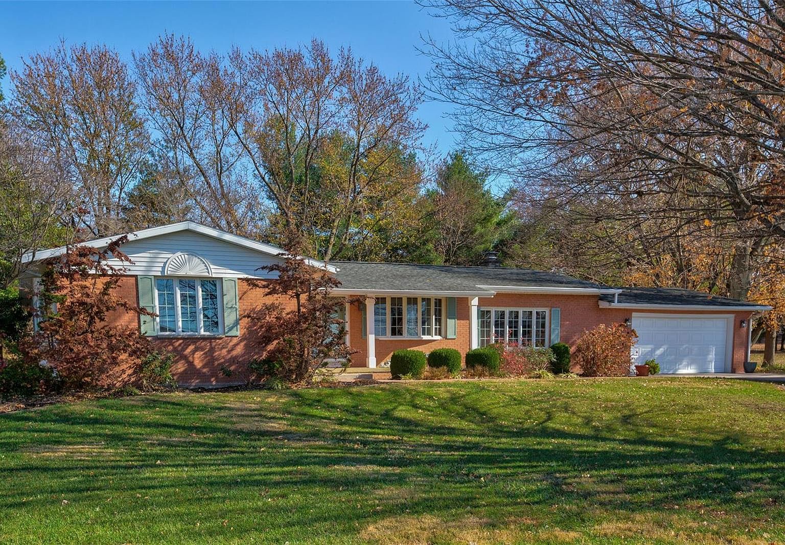 677 State Highway 185 Vandalia Il 62471 Mls 20082953 Zillow