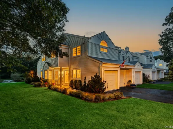1 Pidgeon Court, Manorville, NY 11949