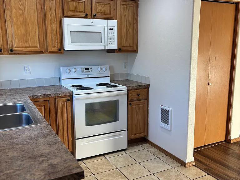 873 6th Ave SE #873 — Photo 8