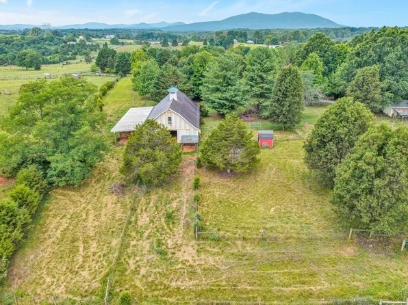 2932 Dickerson Mill Rd, Bedford, VA 24523