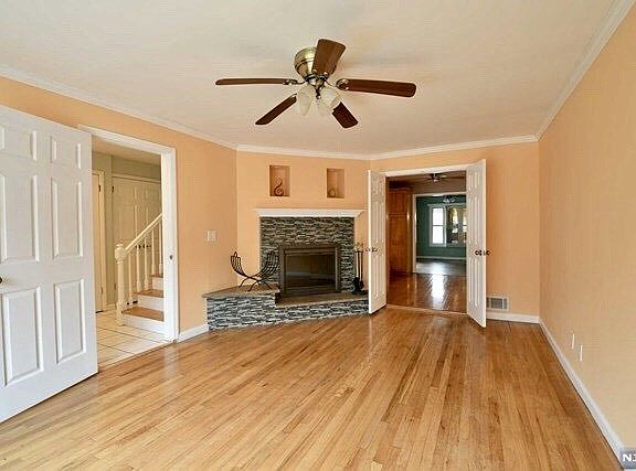 3rd image of 628 River Rd
