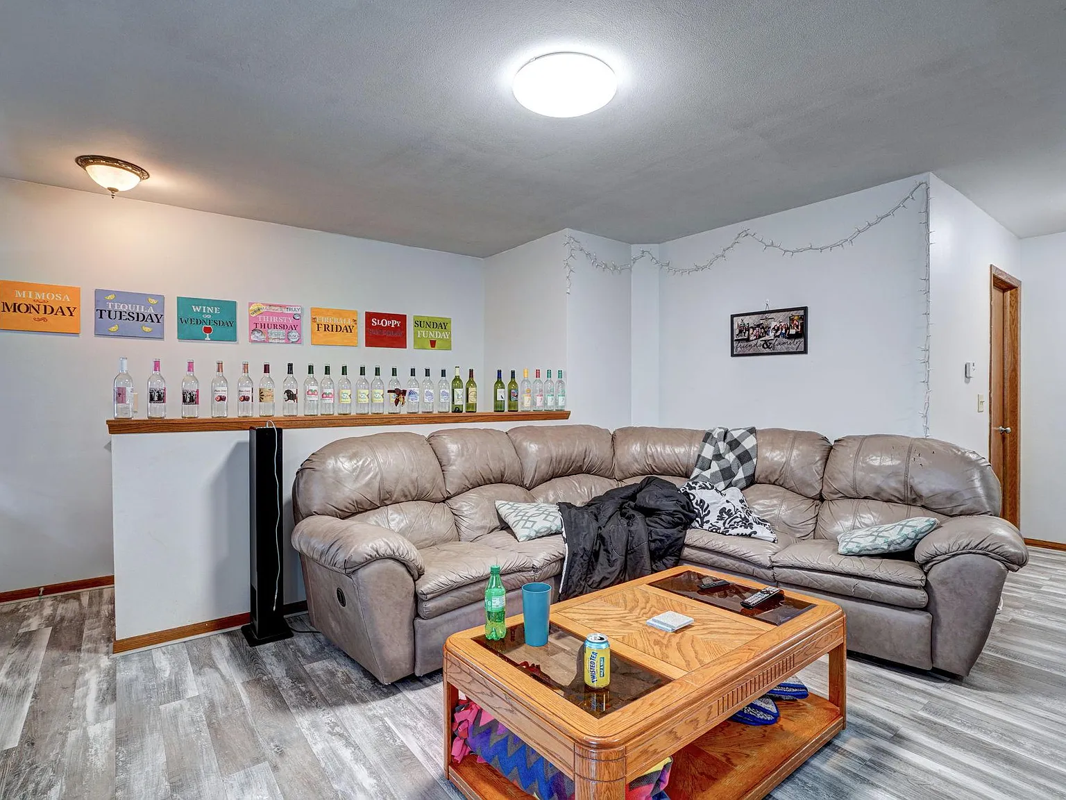 647 N Walton Dr — Photo 4