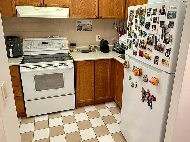 7 Bishop Ave #408 — Photo 12