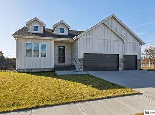18411 Patrick Ave, Elkhorn, NE 68022