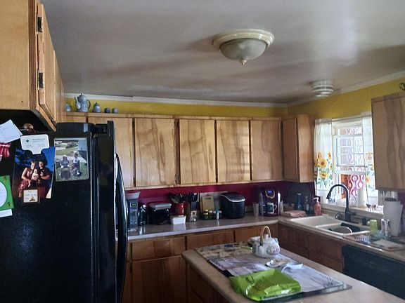 4th image of 945 Colby Road