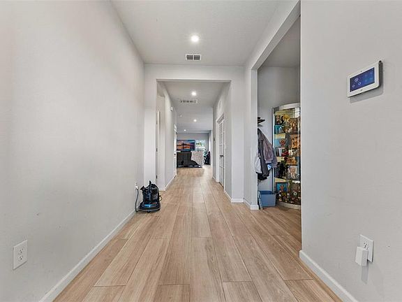 3rd image of 194 EAGLE HARBOR WAY