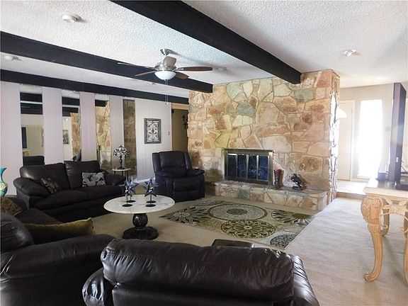 5th image of 1110 Jordan Dr
