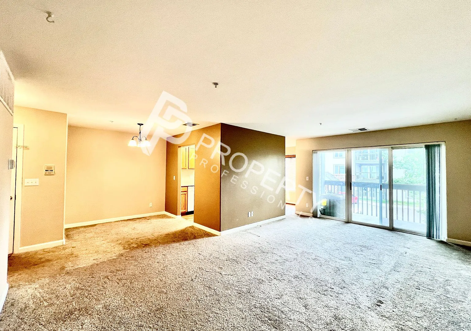 Condo for Rent in New Castle — Photo 1