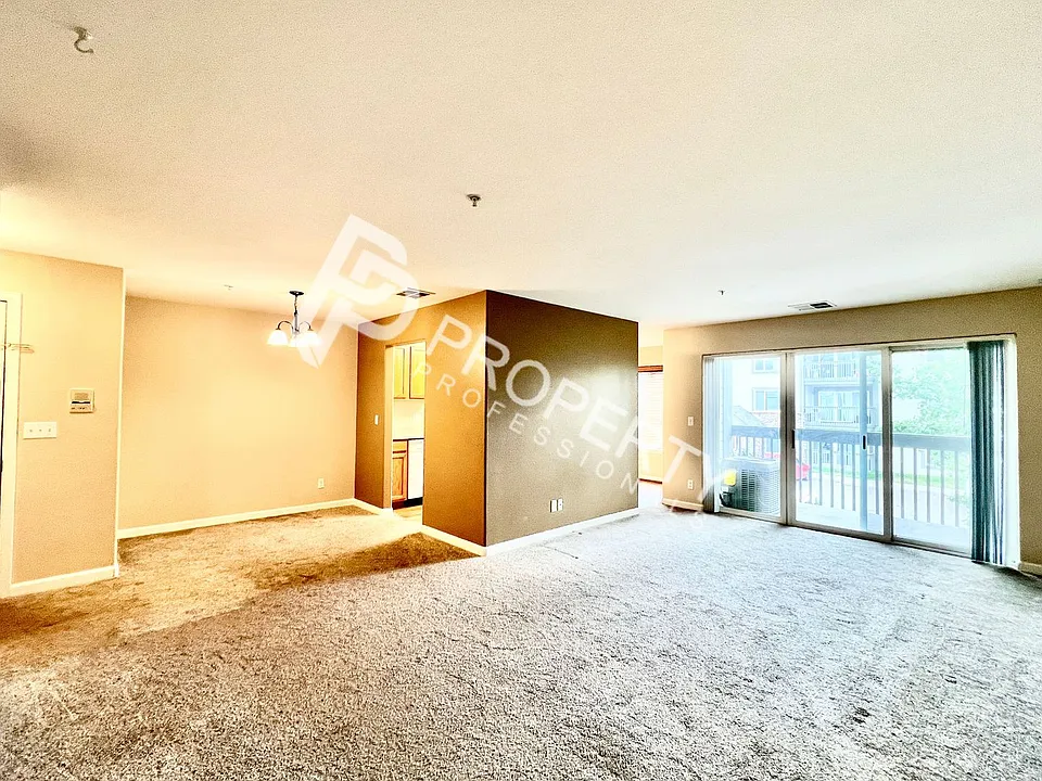 796 Castle Valley Blvd #E