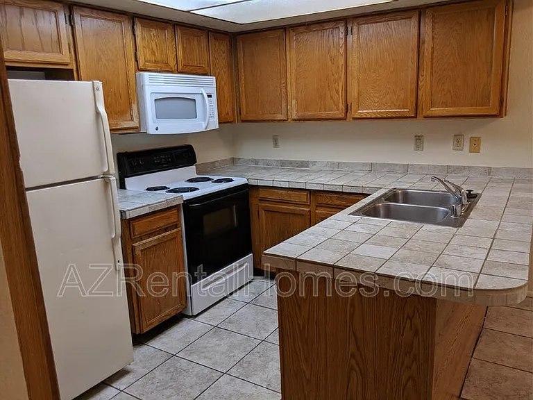 609 E Mesquite Cir #127 — Photo 6
