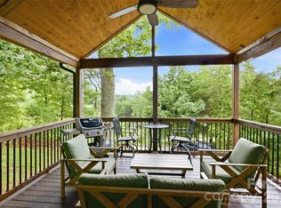 211 Wimbledon Ct, Leicester, NC 28748