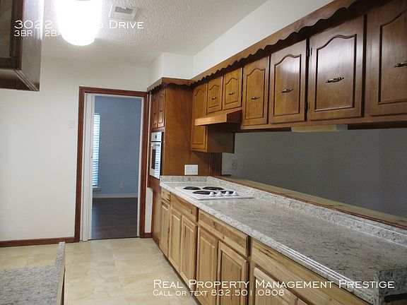 4th image of 3022 Inwood Dr