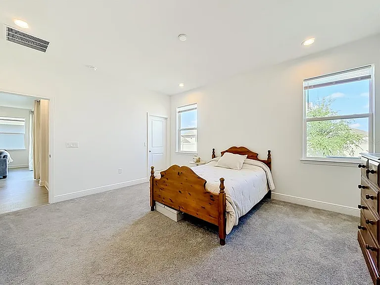 4485 Davos Dr — Photo 32