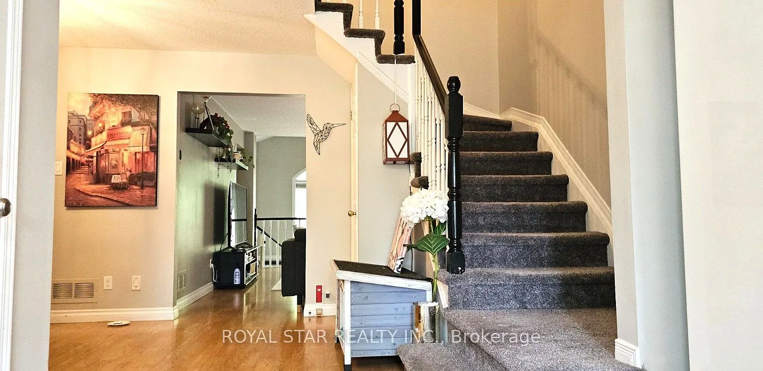 3 bed, $2,700 — Photo 2