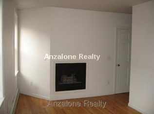 4 Thacher St #1, Boston, MA 02113