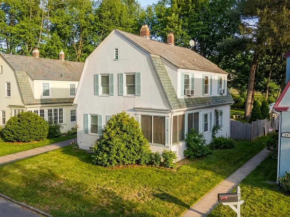 28 Maple St, Southbridge, MA 01550