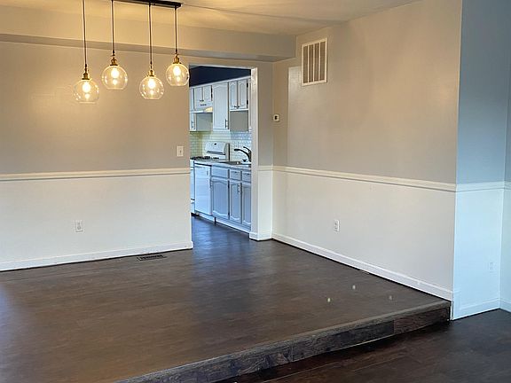 5th image of 10705 Brice Ct