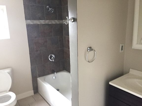 5th image of 28 Wildwood Dr