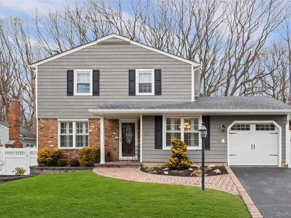 31 Country Lane Drive, Kings Park, NY 11754