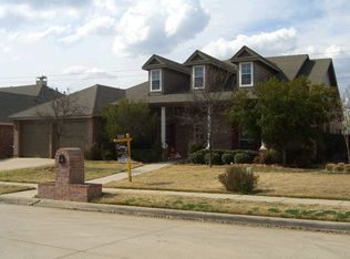 2031 Fair Oaks Cir, Corinth, TX 76210