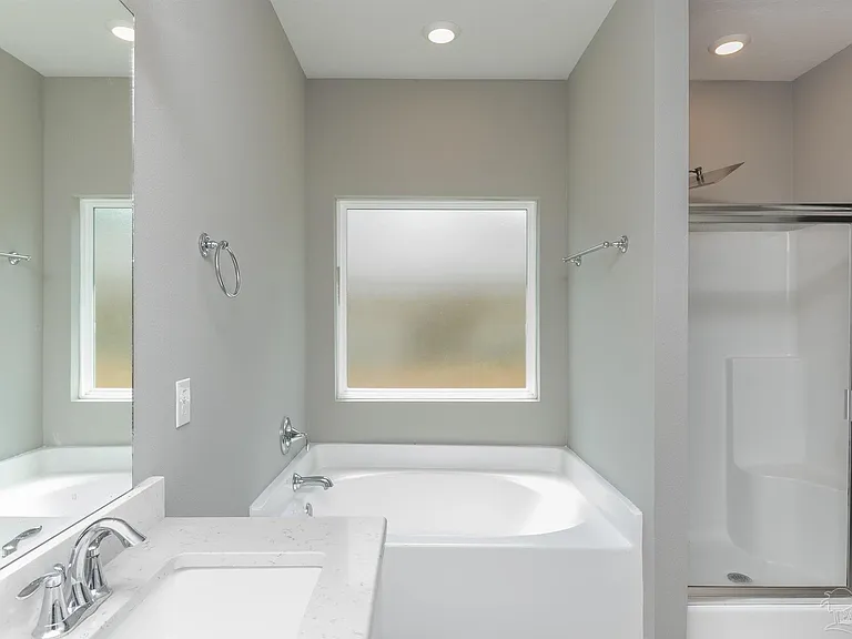 240 Camellia Dr — Photo 11