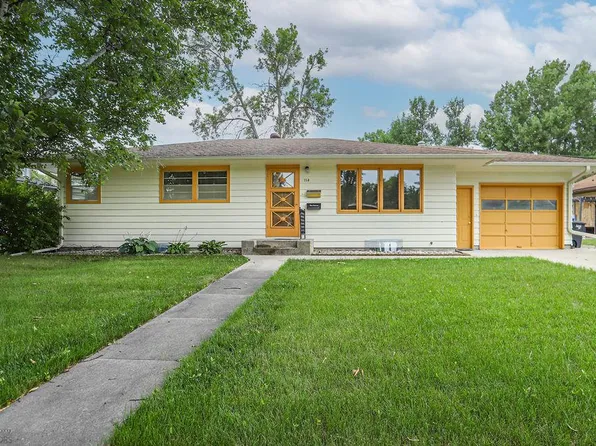 114 26th Ave N, Fargo, ND 58102