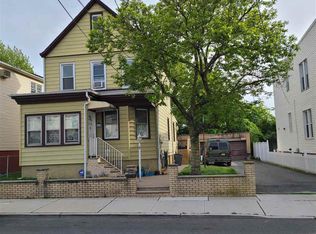 233 Maple St, Secaucus, NJ 07094