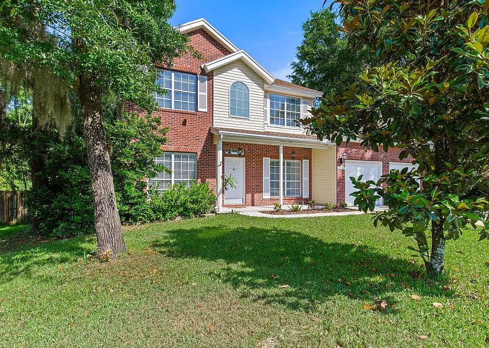 13480 Gallant Fox Cir W