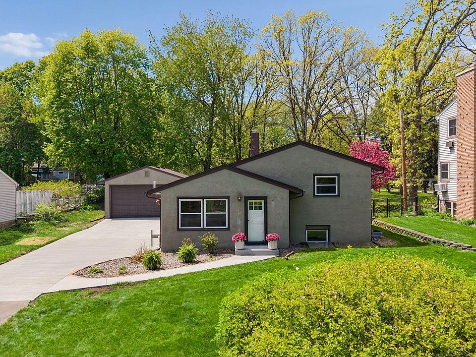 1st image of 2590 Arbor Dr