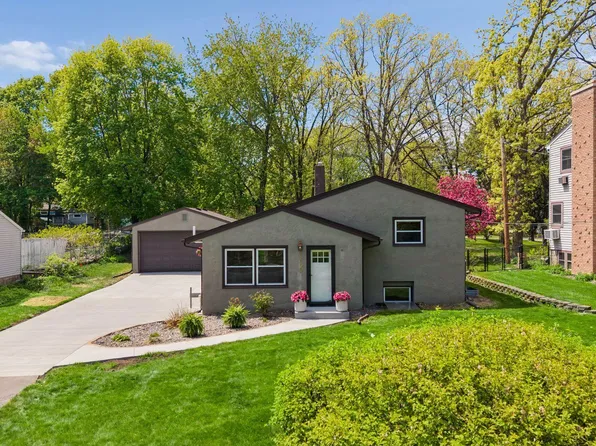 2590 Arbor Dr, White Bear Township, MN 55110