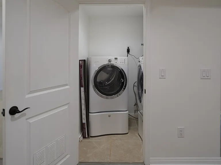 200 N 5th St #108 — Photo 42