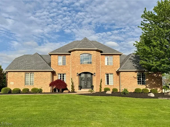 3995 Montereale Dr, Canfield, OH 44406