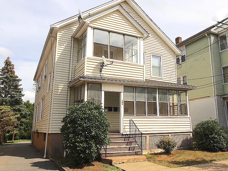 106 Grove St #1R — Photo 21