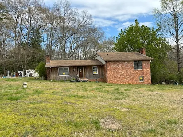 140 Stewart Lake Rd, Pelzer, SC 29669