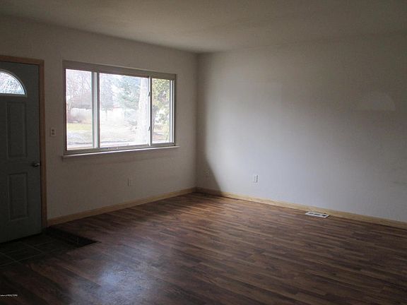 3rd image of 204 Brynford Ave