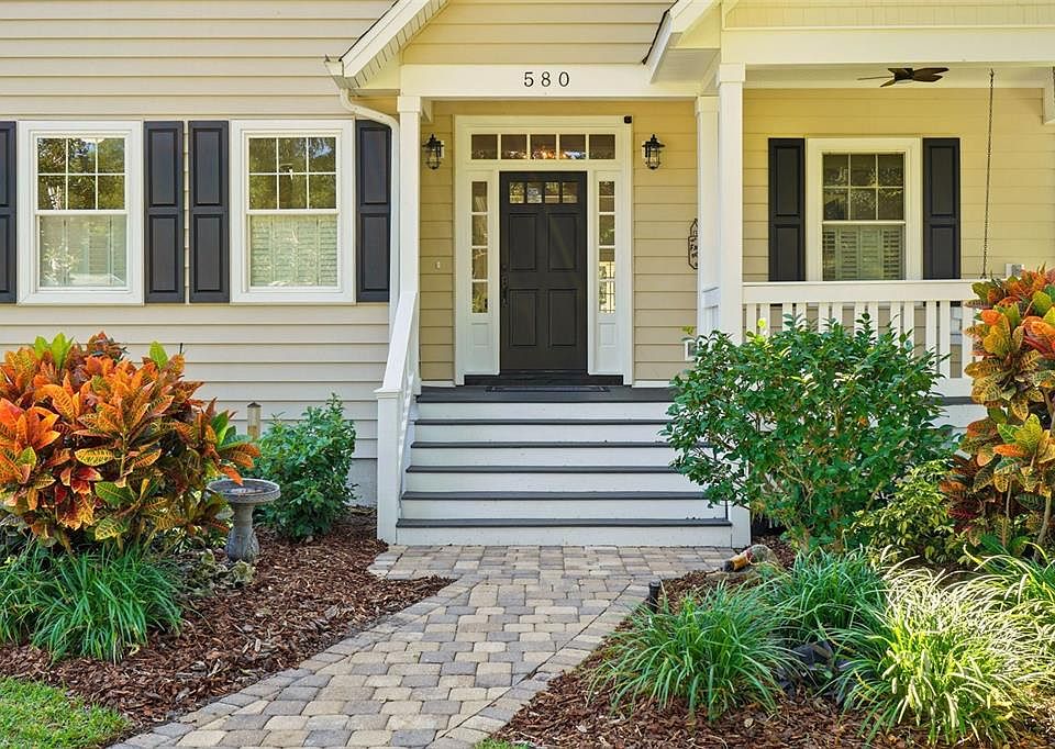 580 W 10th Ave, Mount Dora, FL 32757 | MLS #O6358920 | Zillow