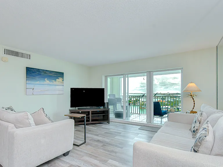400 64th Ave #1006 — Photo 29