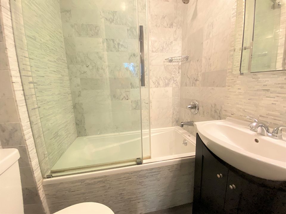 2nd image of 239 W 12th St Unit 3-D