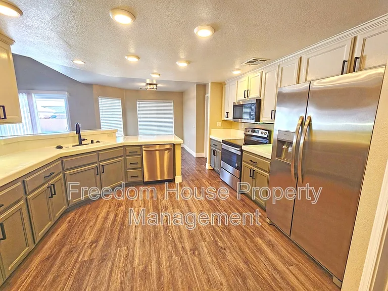 4591 Stoneham St — Photo 17