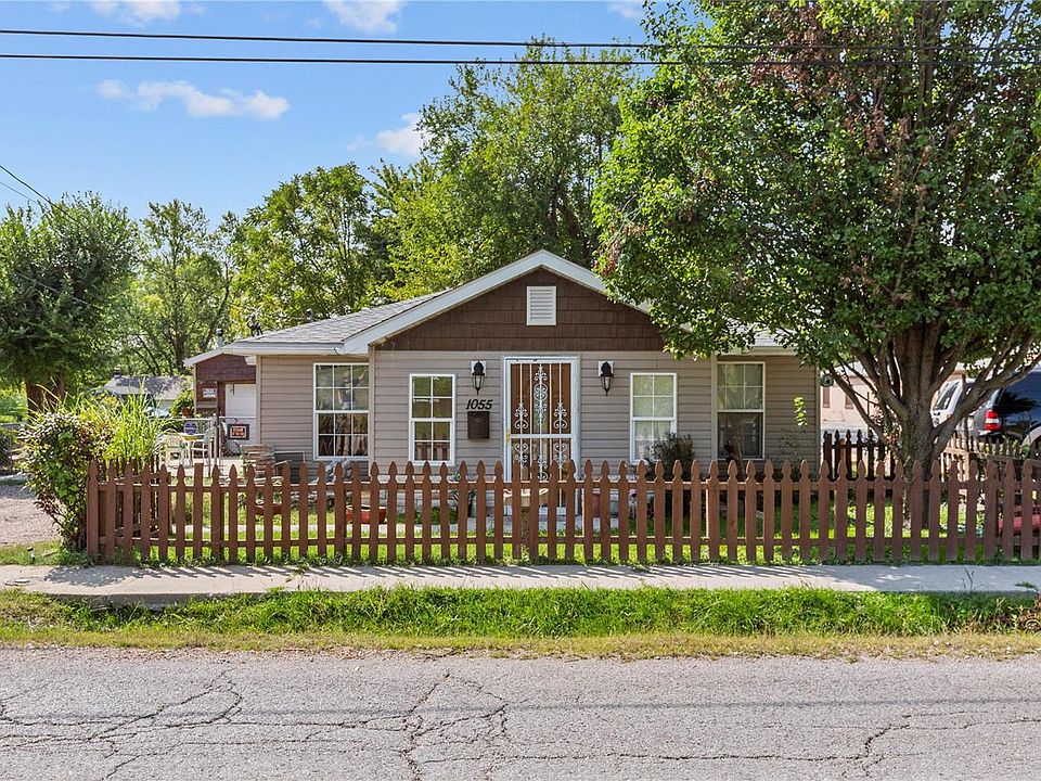 1st image of 1055 Oakwood Ave