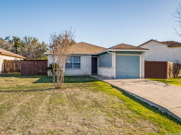5827 MONICA PL, San Antonio, TX 78228