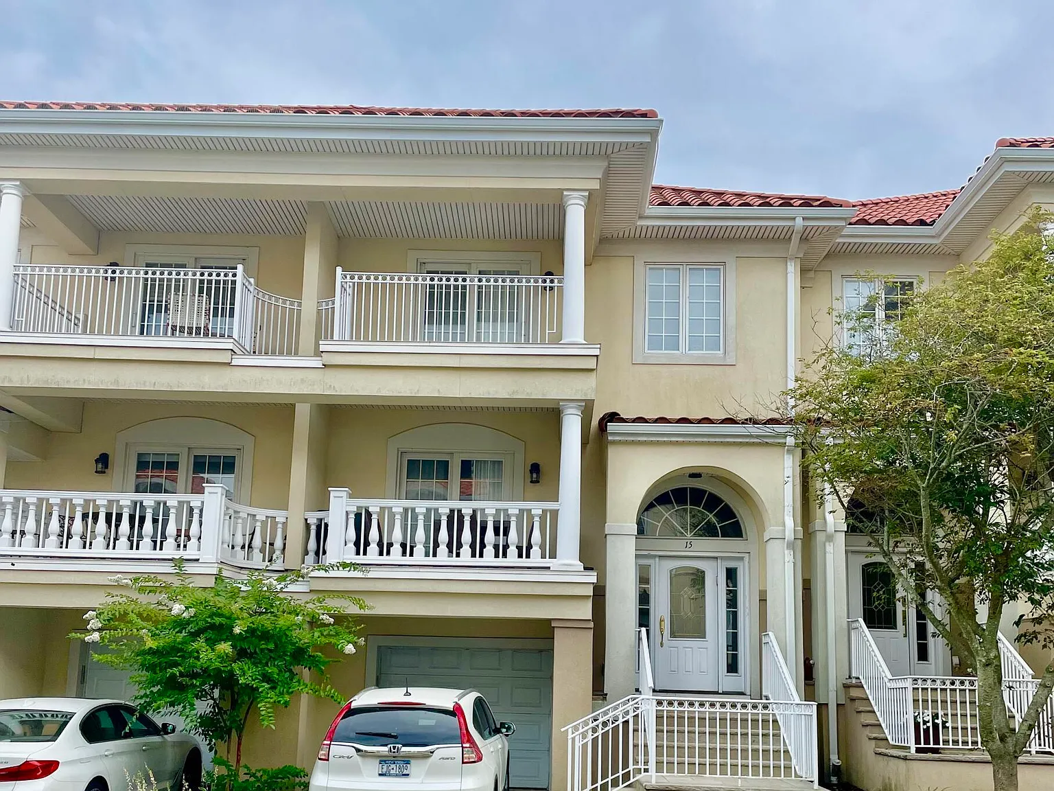 4 bed, 2317 sqft, $4,500 — Photo 2