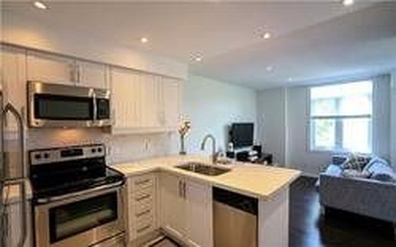 Toronto Townhouse for rent - 2 Bedrooms — photo 6