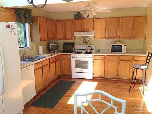 3rd image of 106 Widgeon Ct