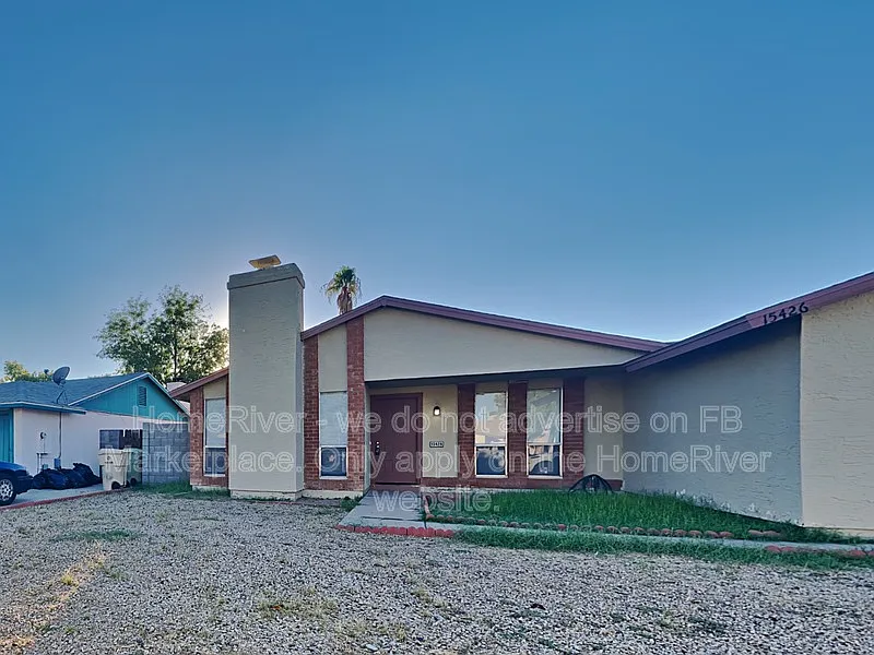 4 bed, 2.0 bath, 1422 sqft, $2,100 — Photo 2