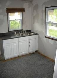 5th image of 912 Westwood Ave