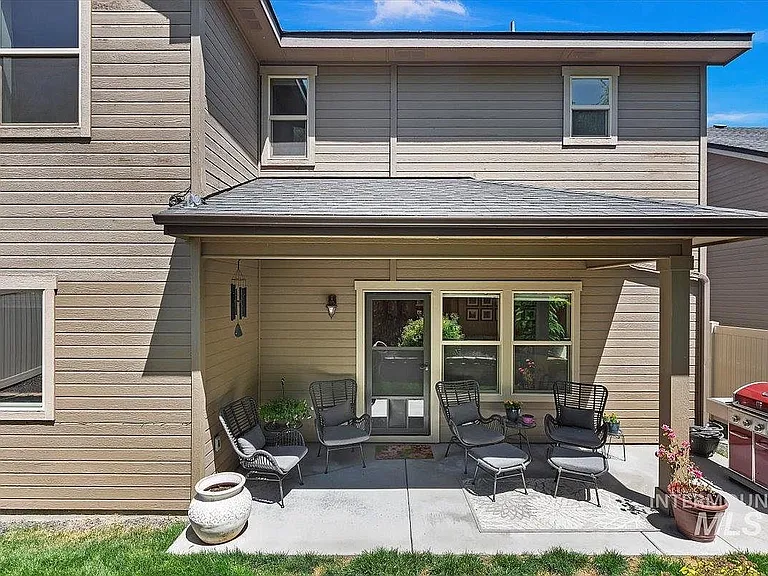 2549 E Satterfield St — Photo 7